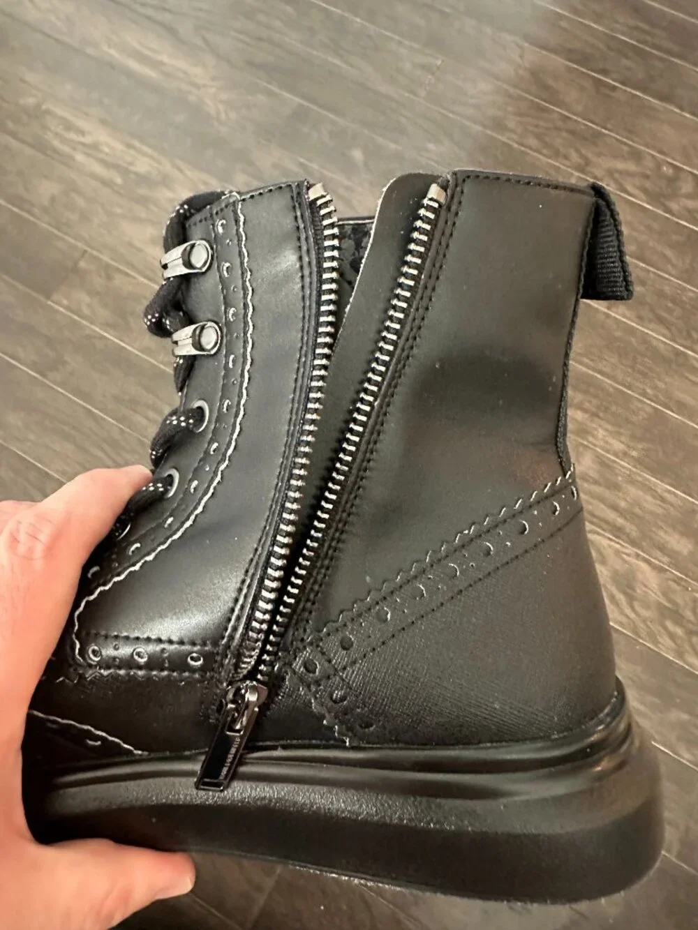 Karl Lagerfeld Paris LFS3008 Men's Black Leather Combat Boots Size 10.5 *NWT*